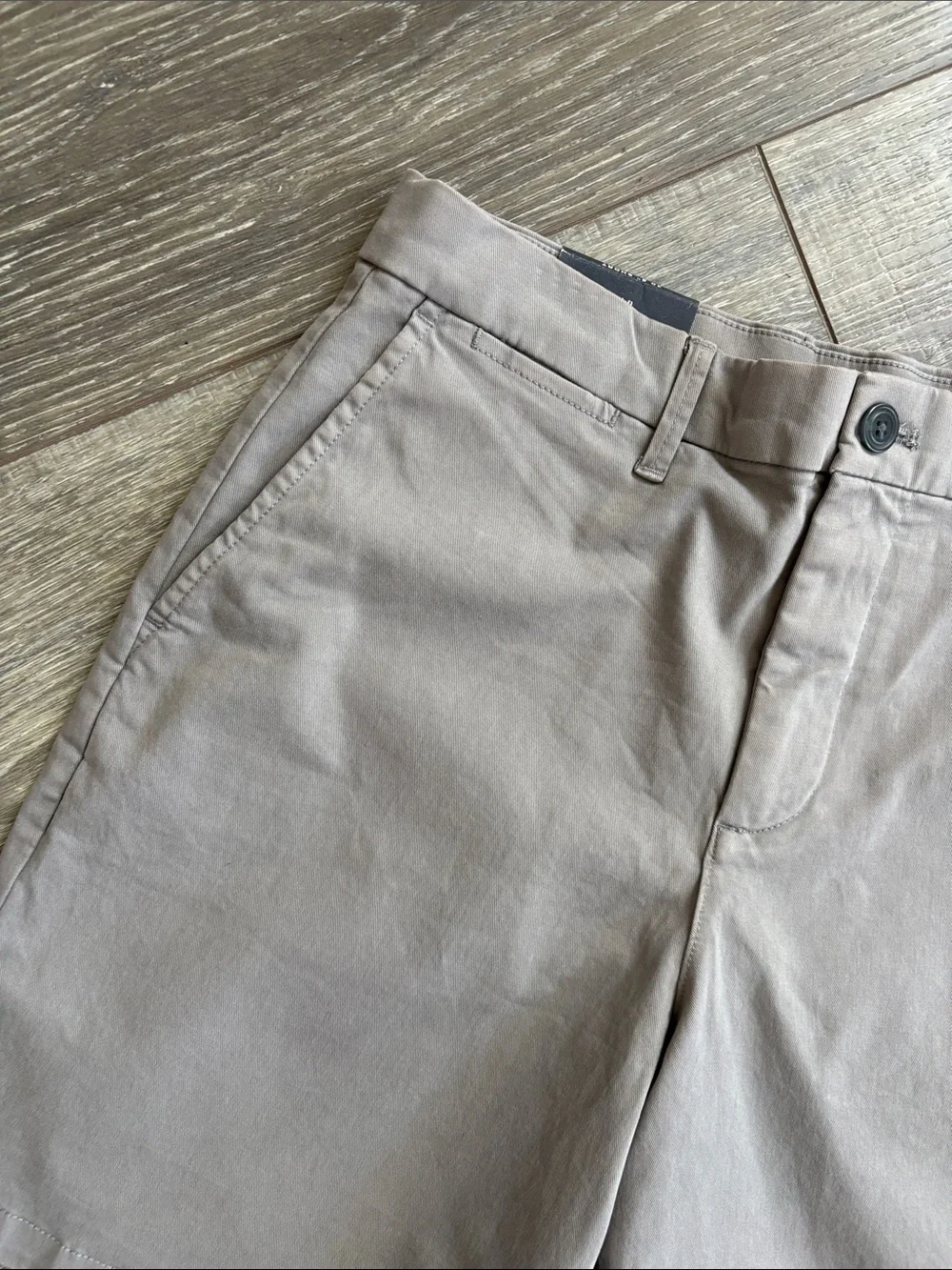 GAP Men's Flat-Front Chino Shorts